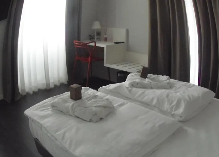 Albergo Dongo מלון דונגו