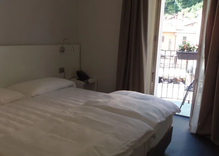 Albergo Dongo 3* דונגו