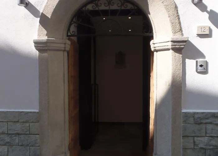 Albergo Dongo מלון 3*