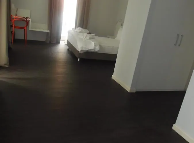 Albergo Dongo מלון 3*