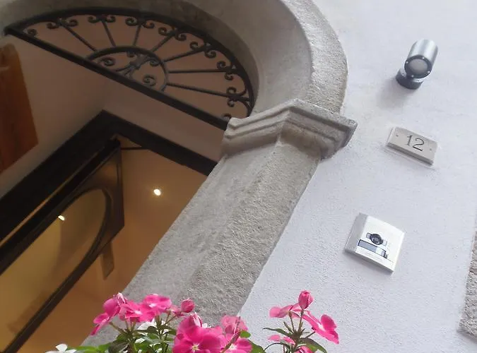 Albergo Dongo דונגו