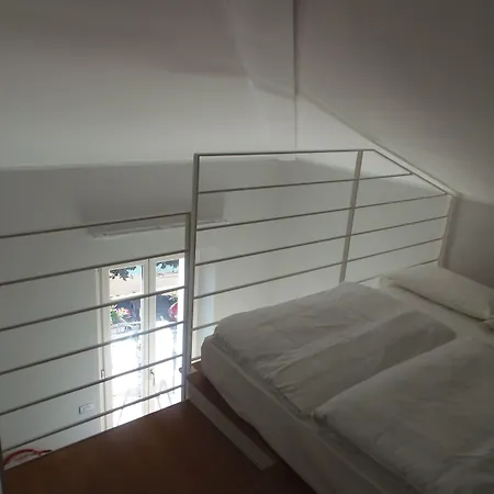 Albergo Dongo فندق