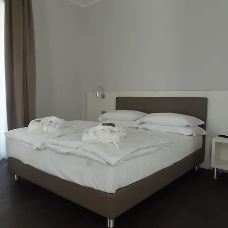 Albergo Dongo Hotel 3*