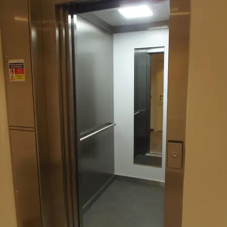 Albergo Dongo 3* دونغو