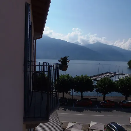 Albergo Dongo 3* دونغو