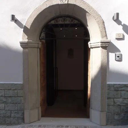 Albergo Dongo Hotell 3*