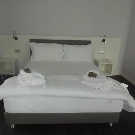 Albergo Dongo فندق دونغو