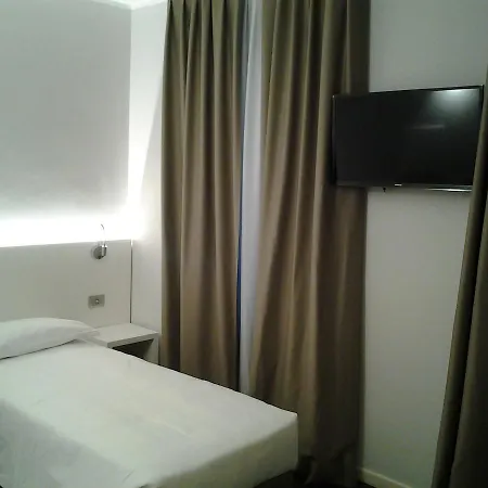 Albergo Dongo Hotel 3*
