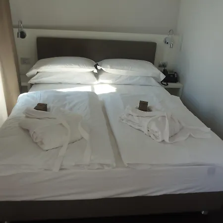 Albergo Dongo Hotel 3*