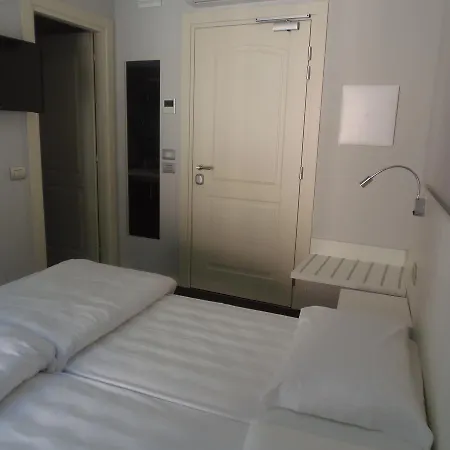 Albergo Dongo Hotel 3*