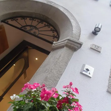 Albergo Dongo دونغو