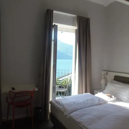 Albergo Dongo 3* دونغو