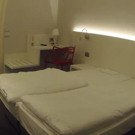 Albergo Dongo